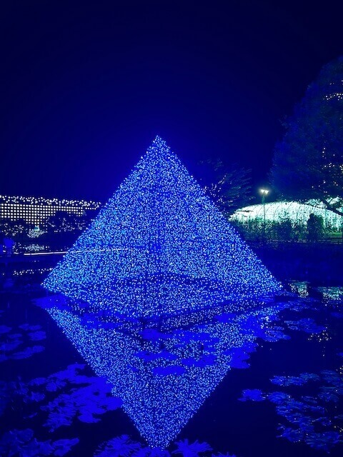 光のピラミッド